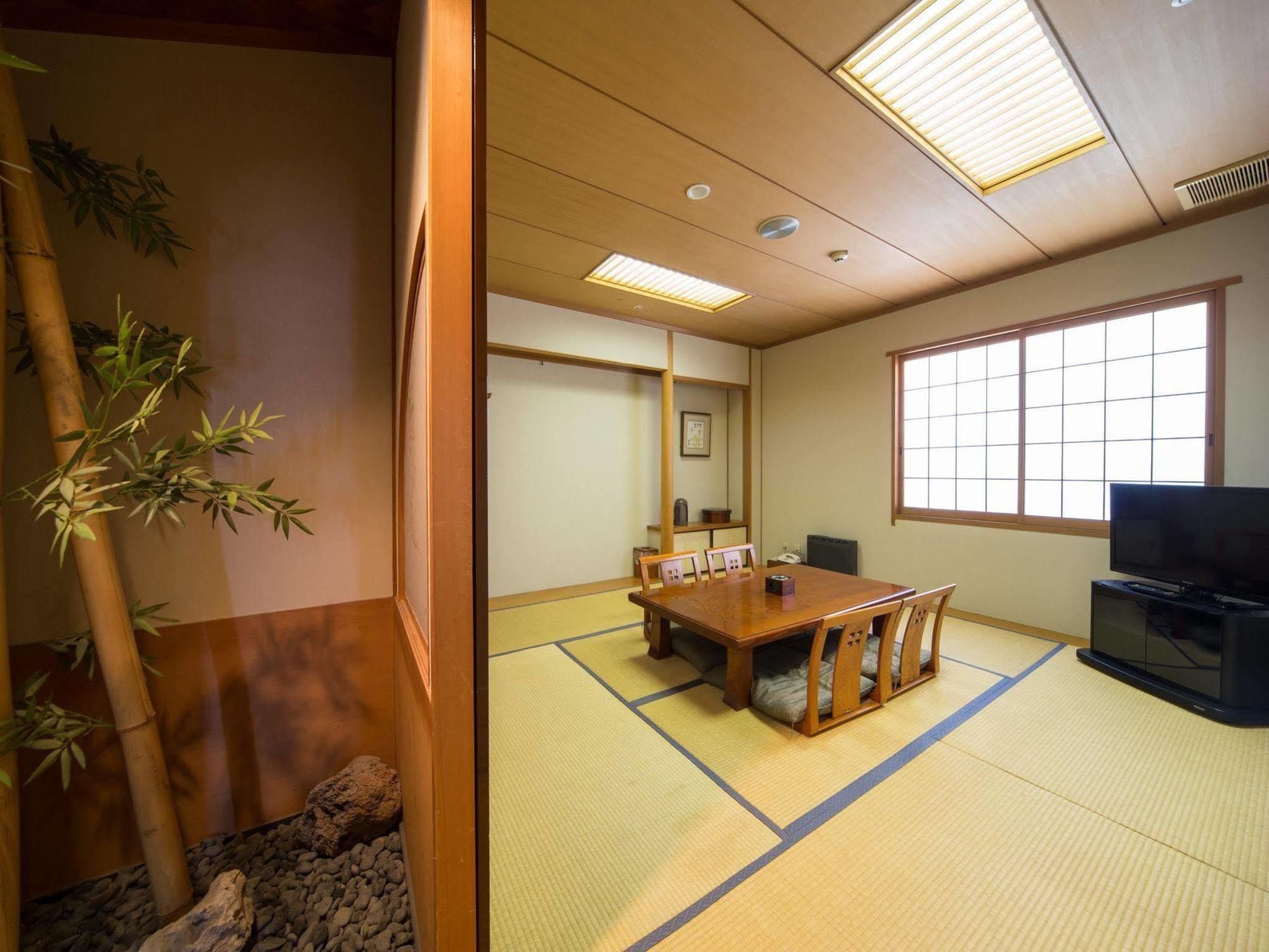 Hotel Claiton Esaka Suita Exterior foto